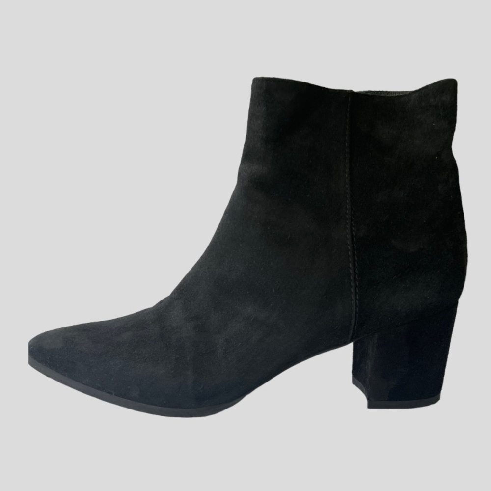 STUART WEITZMAN BLACK SUEDE BLOCK HEEL BOOTIES SIZE 8.5